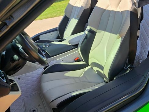 Used 2019 BMW i8 Roadster image 8