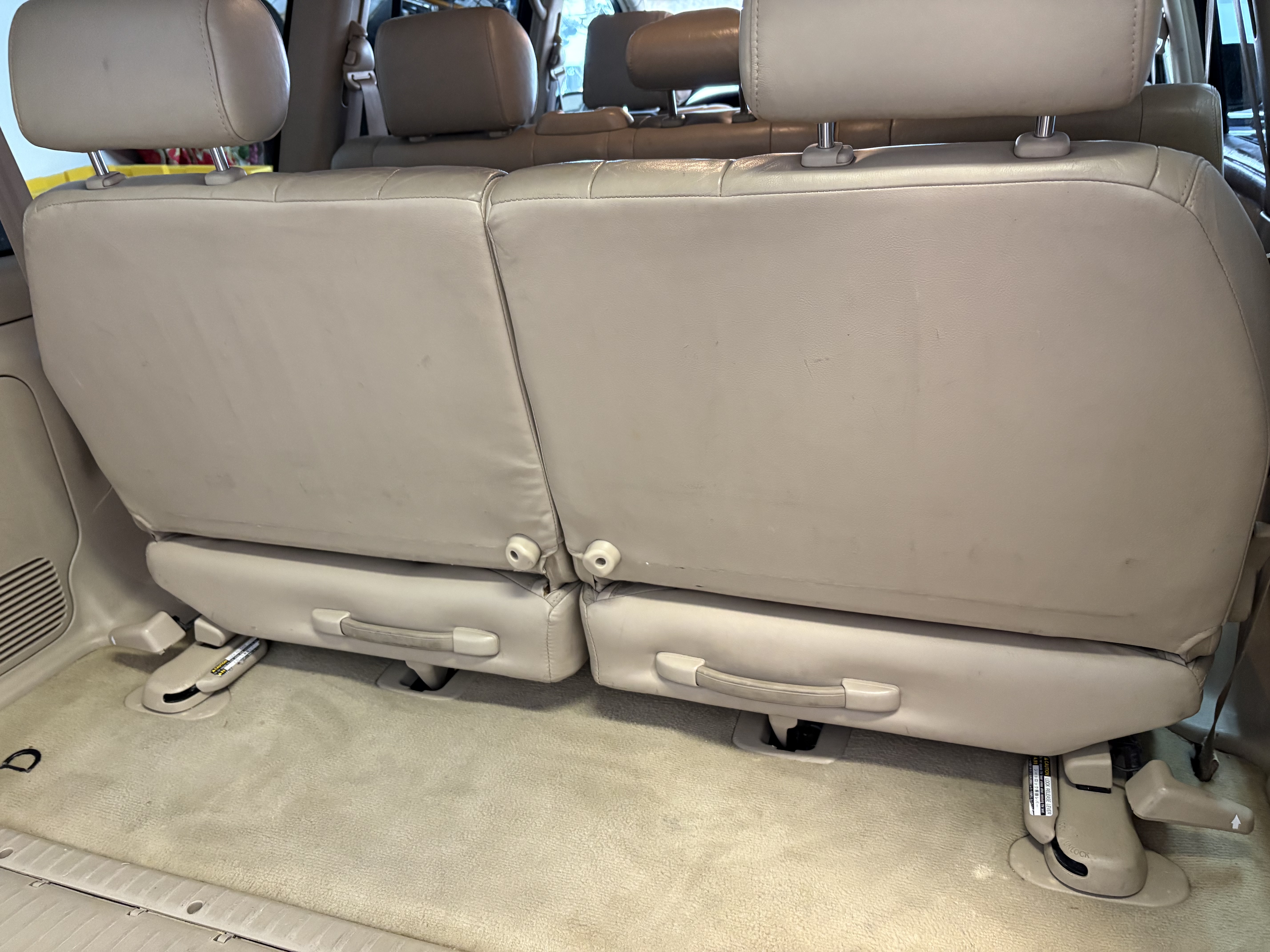 Used 2005 Toyota Land Cruiser w/ Convenience Pkg AWD/4WD image 18