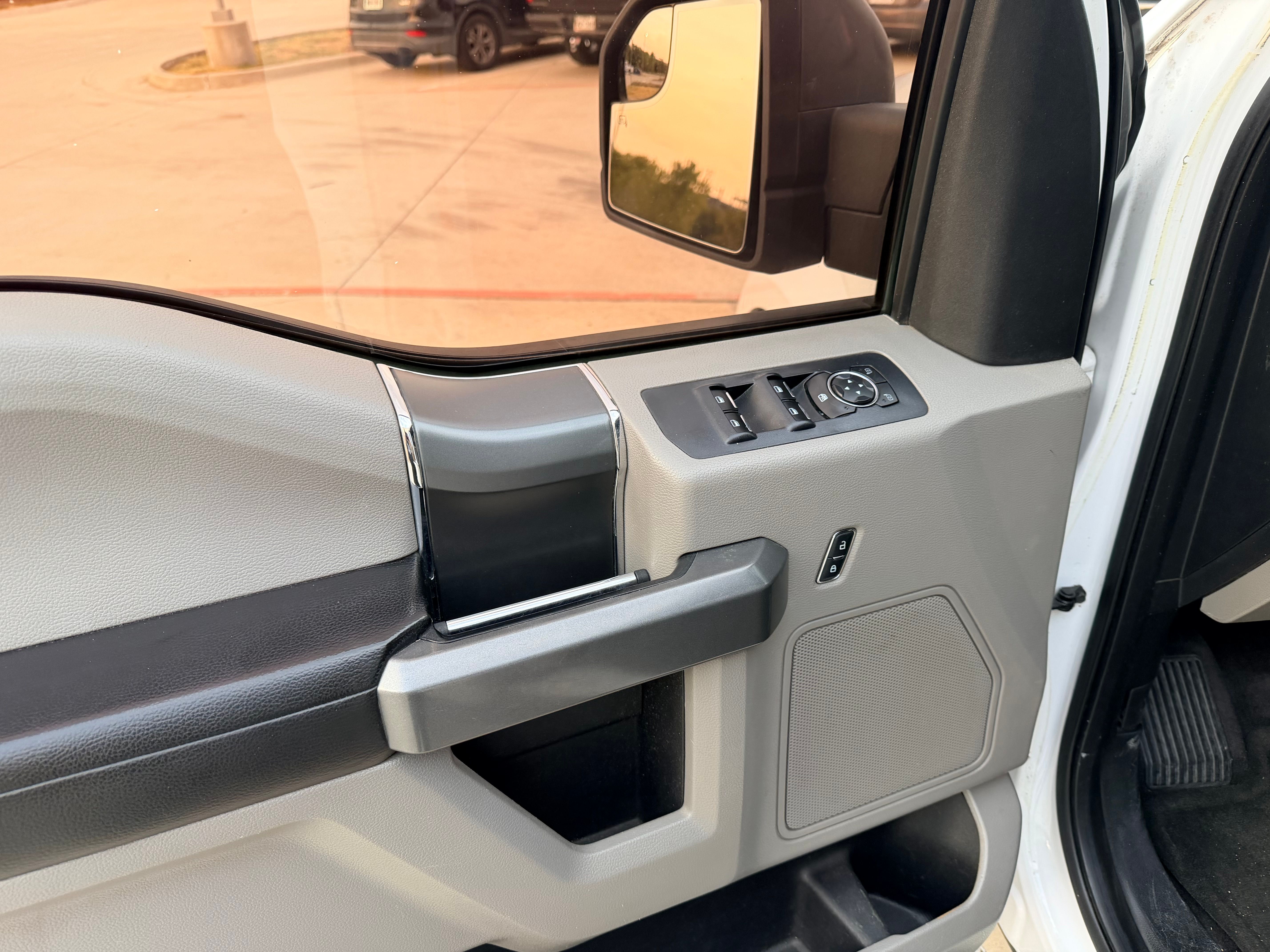 Used 2015 Ford F150 XLT w/ Equipment Group 302A Luxury RWD image 13