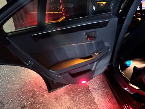 Used 2011 Mercedes-Benz E 350 4MATIC Sedan w/ Premium 1 Pkg image 13