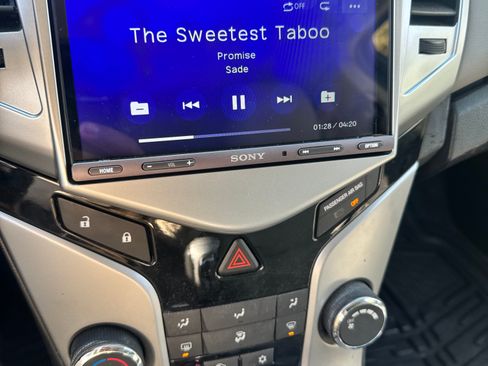 Used 2012 Chevrolet Cruze LT image 12