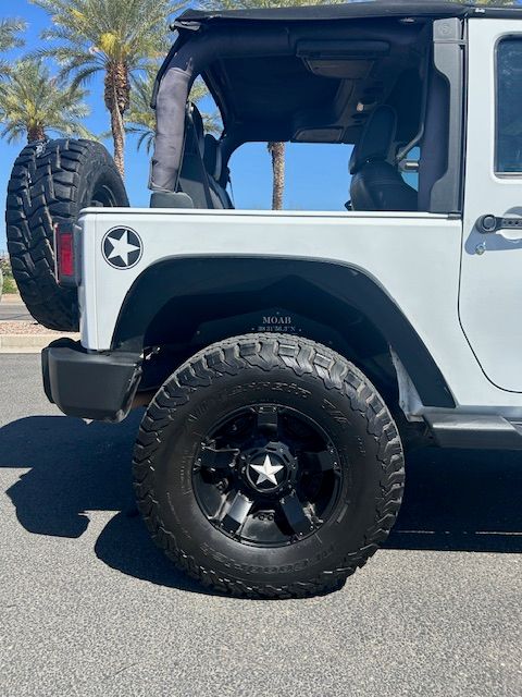 Used 2017 Jeep Wrangler Sport AWD/4WD image 9