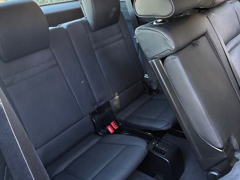 Used 2010 BMW X5 xDrive30i image 4