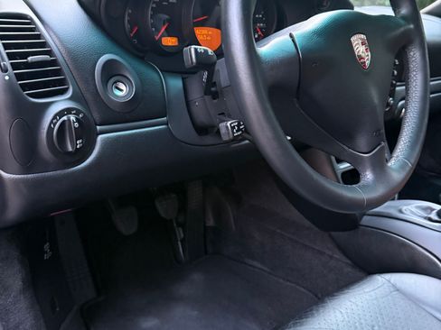 Used 2002 Porsche 911 Coupe image 8