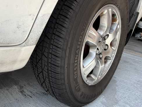 Used 2005 Toyota Highlander 2WD V6 w/ 3rd Row image 5