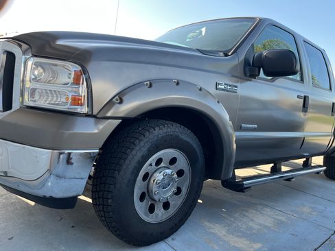 Used 2007 Ford F250 XLT RWD image 2