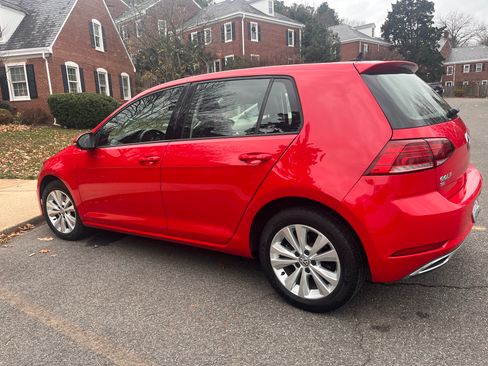 Used 2018 Volkswagen Golf SE image 14