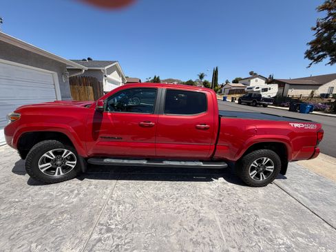Used 2019 Toyota Tacoma TRD Sport w/ TRD Premium Sport Package image 2