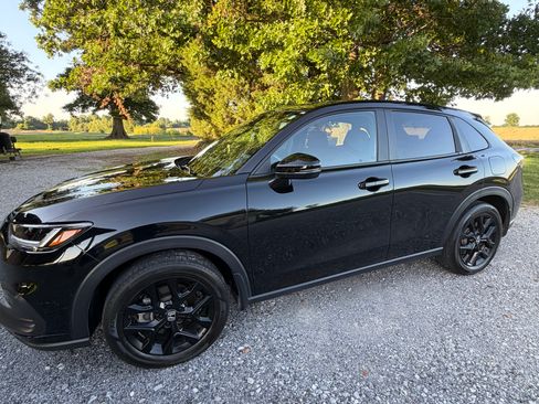 Used 2025 Honda HR-V Sport image 2