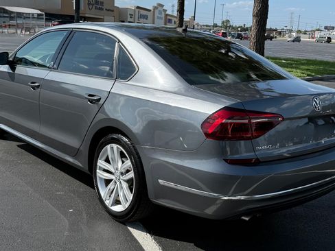 Used 2019 Volkswagen Passat 2.0T Wolfsburg FWD image 6