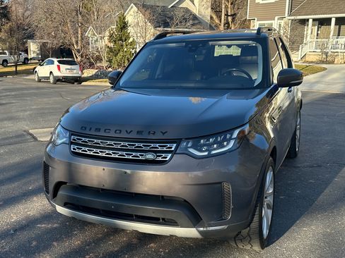 Used 2017 Land Rover Discovery HSE Luxury image 1