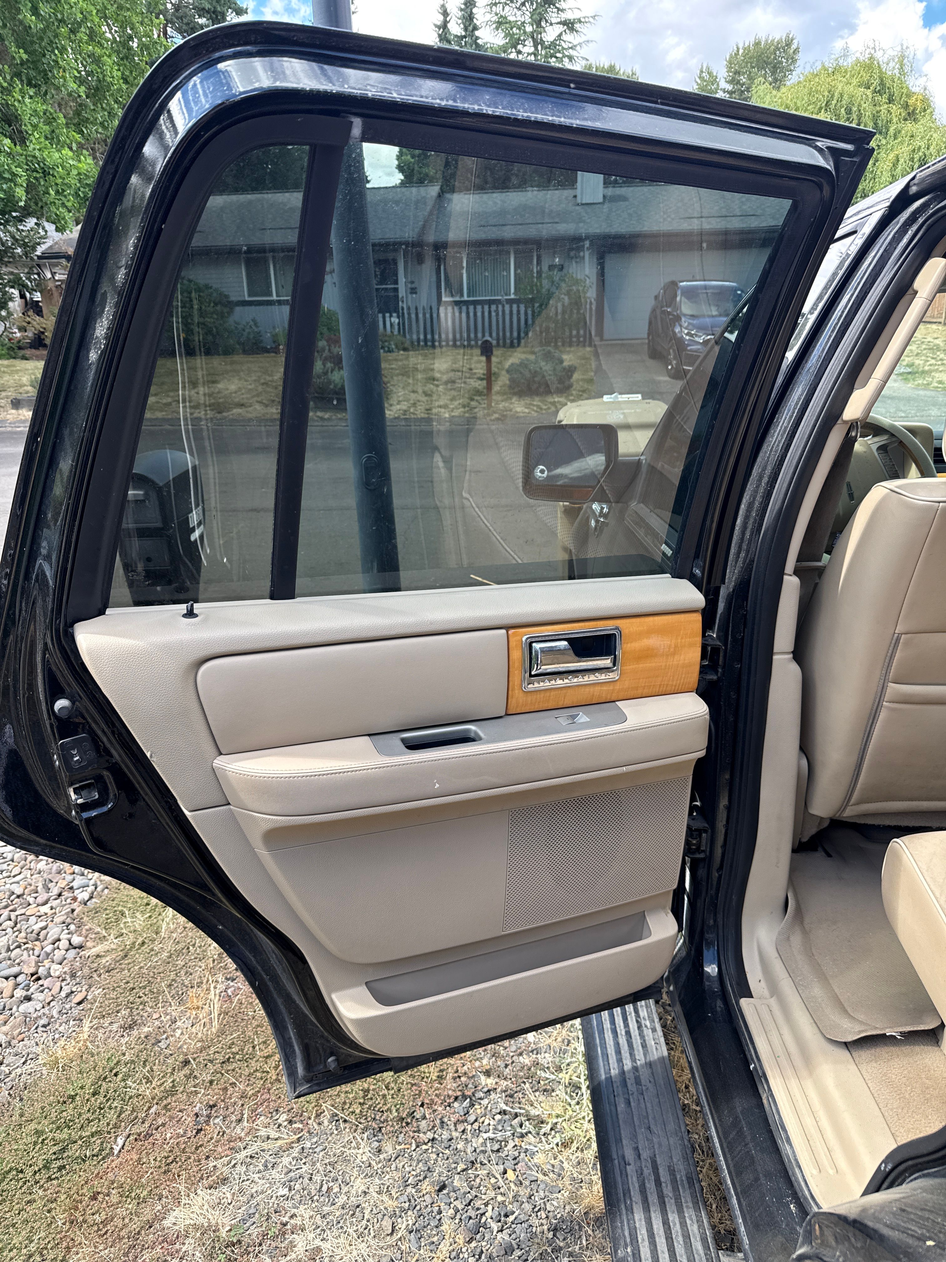 Used 2007 Lincoln Navigator 4WD image 8