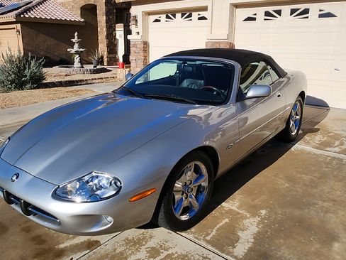 Used 1998 Jaguar XK8 Convertible image 1