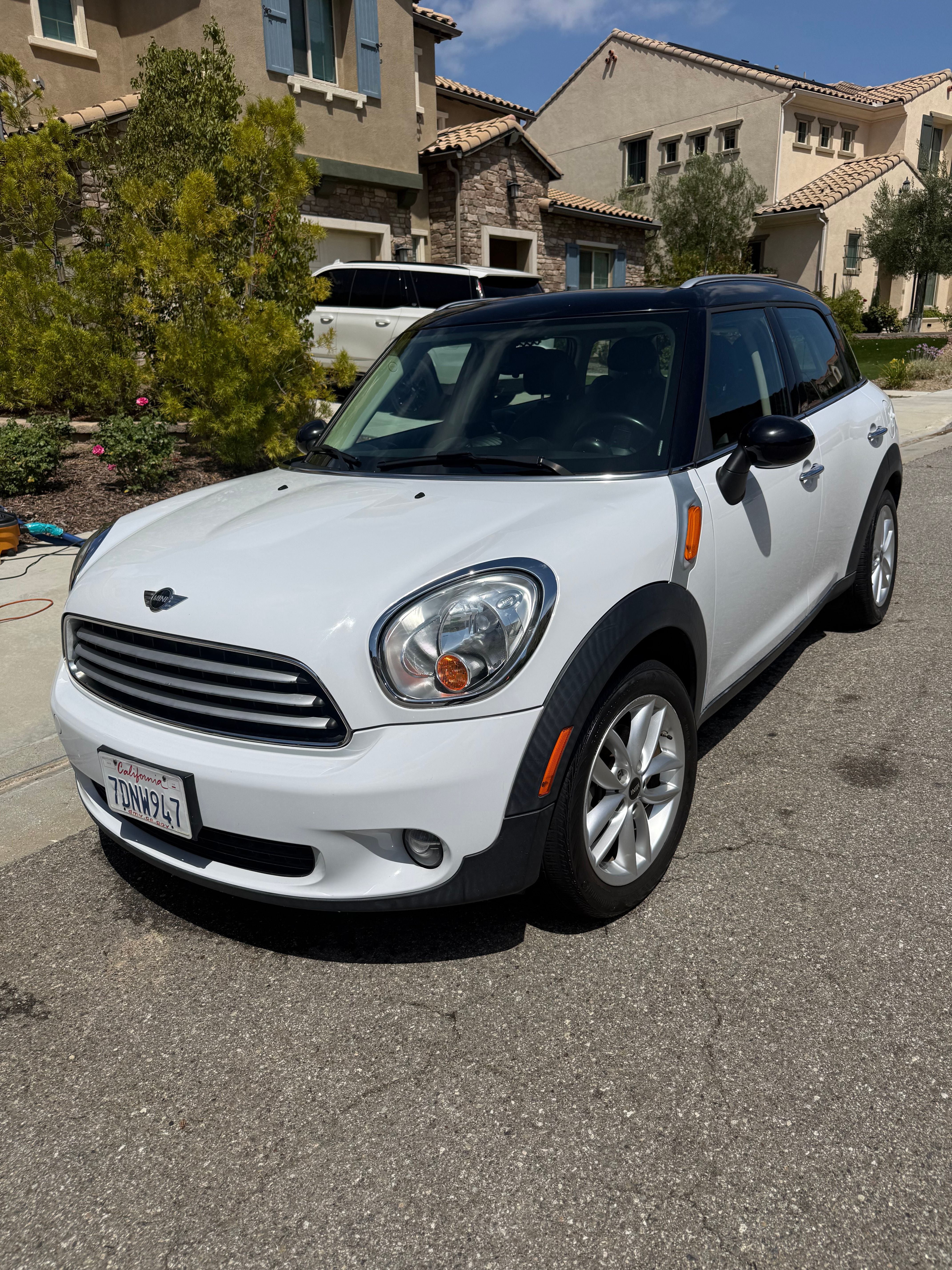 Used 2014 MINI Cooper Countryman FWD image 1