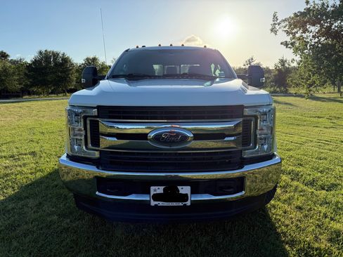 Used 2017 Ford F350 XL w/ STX Appearance Package AWD/4WD image 12