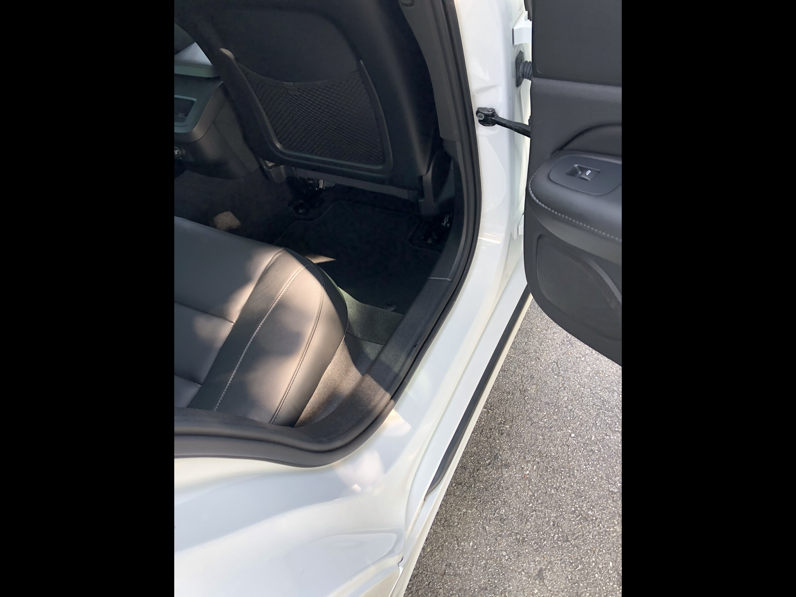 Used 2020 Volvo S60 T5 Momentum FWD image 12