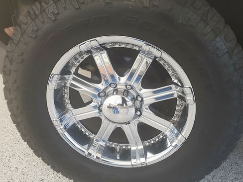 Used 2005 HUMMER H2 w/ Preferred Equipment Group image 9