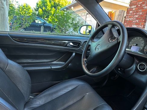 Used 2000 Mercedes-Benz CLK 430 Coupe image 10