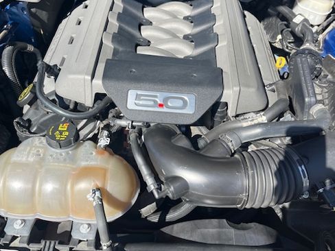 Used 2017 Ford Mustang GT Premium image 8