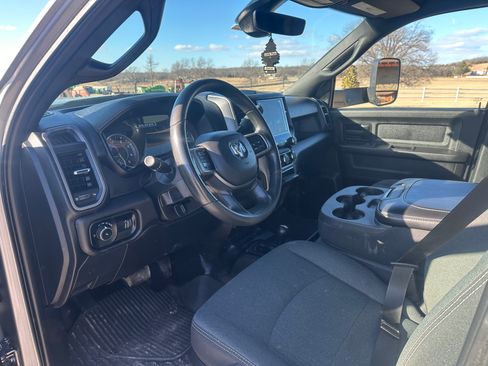 Used 2022 RAM 3500 Tradesman image 23