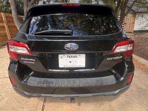 Used 2015 Subaru Outback 2.5i Limited image 6