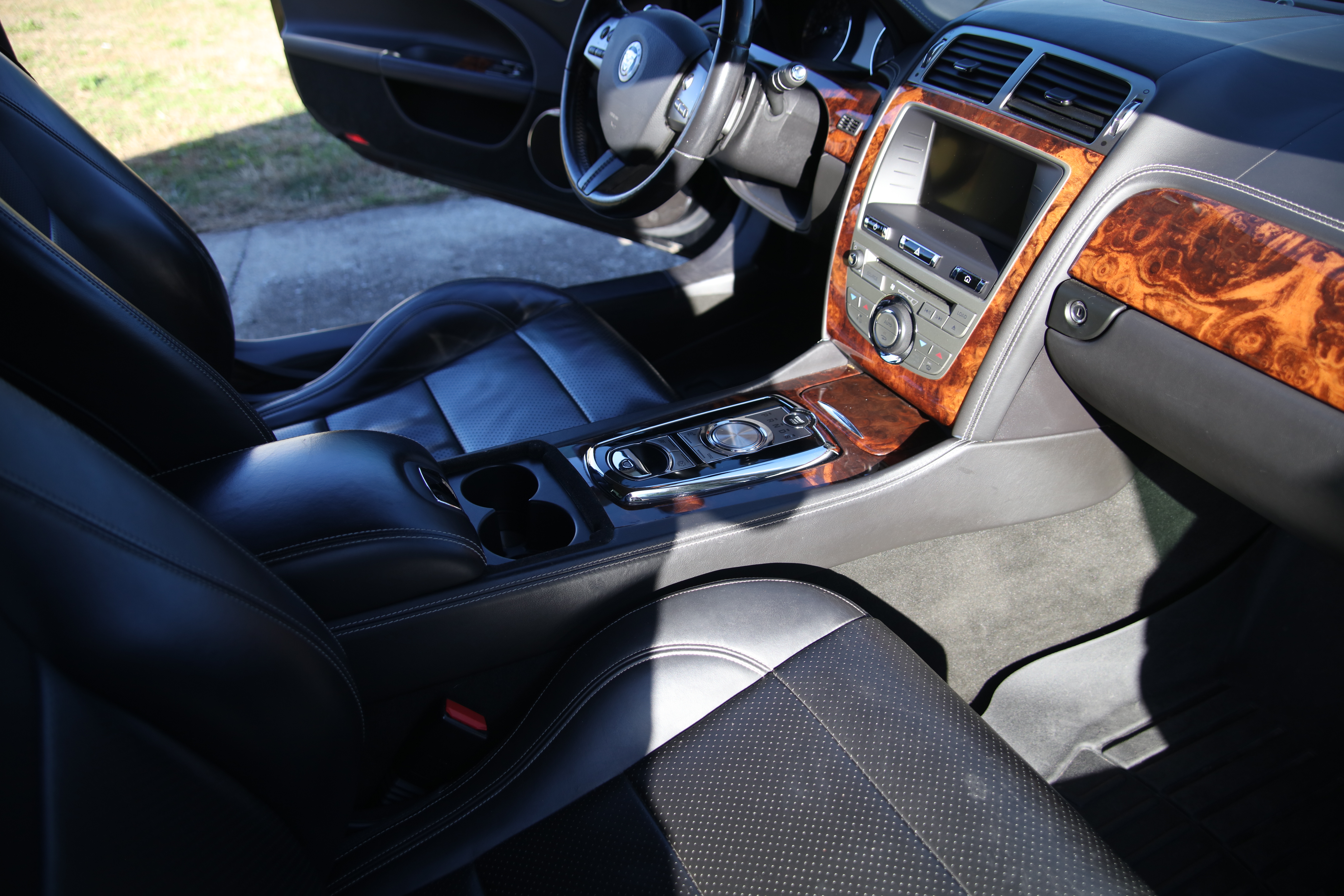 Used 2010 Jaguar XK Coupe RWD image 23