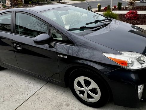 Used 2013 Toyota Prius Two image 1