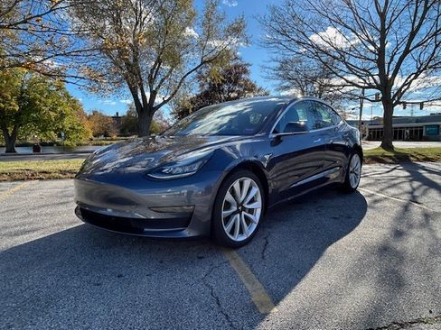 Used 2019 Tesla Model 3 Long Range image 1