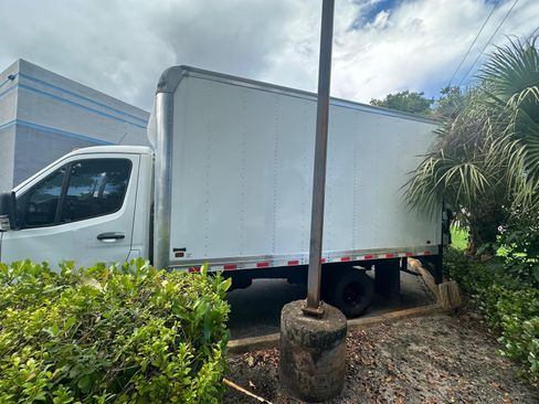 Used 2021 Mercedes-Benz Sprinter 4500 image 6