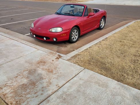 Used 1999 MAZDA MX-5 Miata image 11