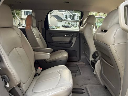 Used 2014 GMC Acadia SLT FWD image 10