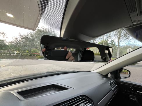 Used 2022 Volkswagen Tiguan SE image 13