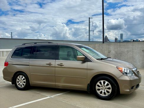 Used 2010 Honda Odyssey EX-L image 2