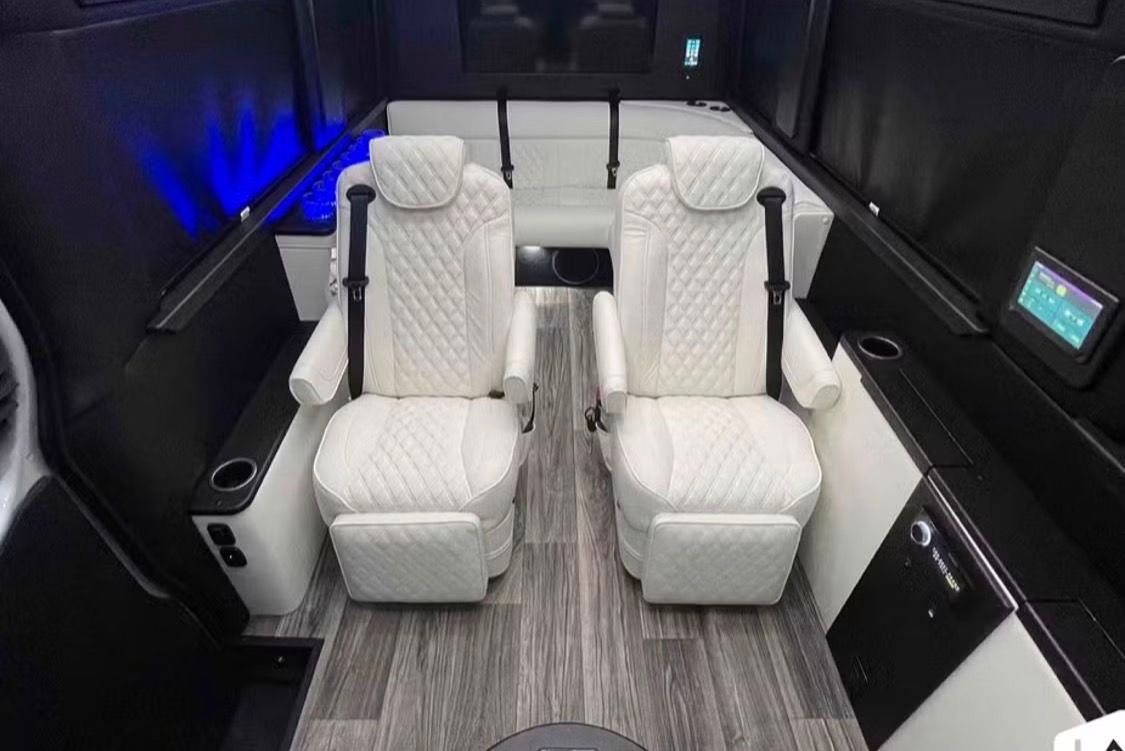 Used 2022 Mercedes-Benz Sprinter 3500 image 10