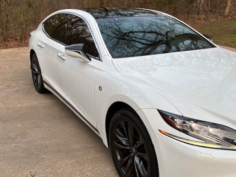 Used 2019 Lexus LS 500 F Sport w/ Accessory Package (Z1) image 4