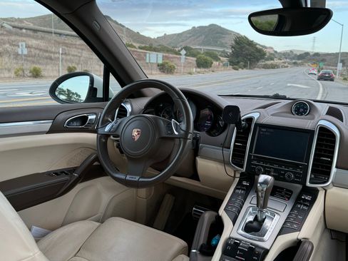 Used 2012 Porsche Cayenne S image 14
