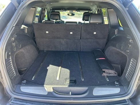 Used 2017 Jeep Grand Cherokee Limited image 10