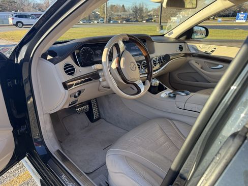 Used 2017 Mercedes-Benz S 550 4MATIC Sedan image 17
