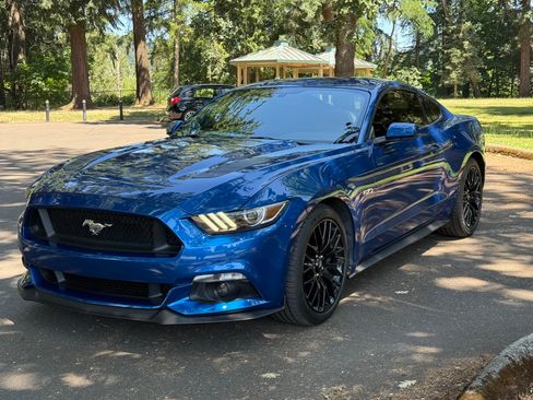 Used 2017 Ford Mustang GT w/ GT Performance Package image 4