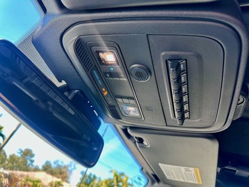 Used 2024 Ford Bronco Badlands image 15