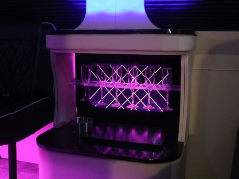 Used 2015 Mercedes-Benz Sprinter 2500 image 2