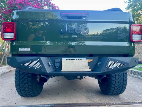 Used 2022 Jeep Gladiator Sport image 5