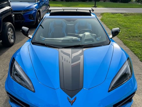 Used 2021 Chevrolet Corvette Stingray Premium Cpe w/ Z51 Performance Package RWD image 2