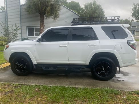 Used 2018 Toyota 4Runner SR5 RWD image 2