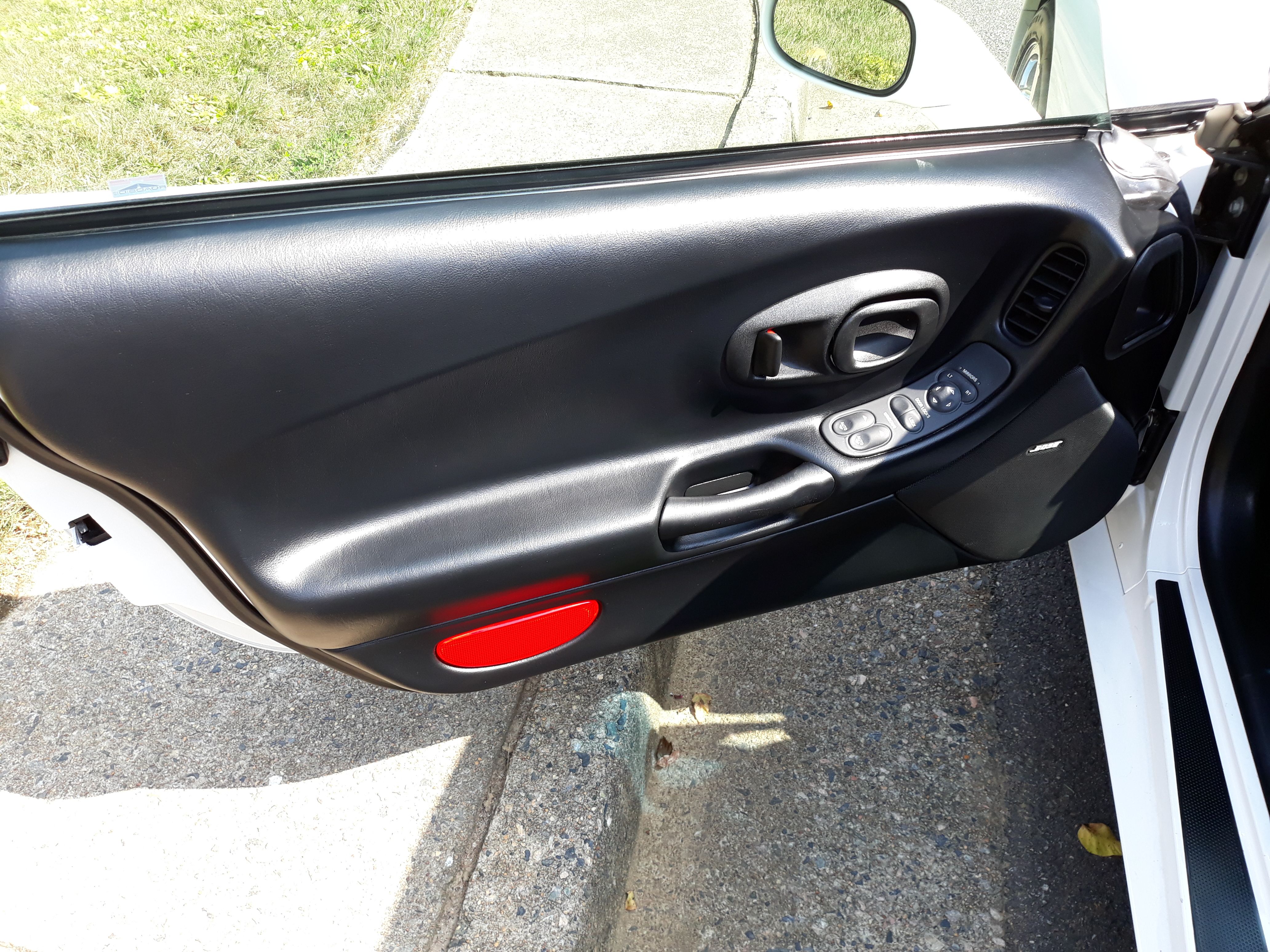 Used 2001 Chevrolet Corvette Coupe RWD image 10