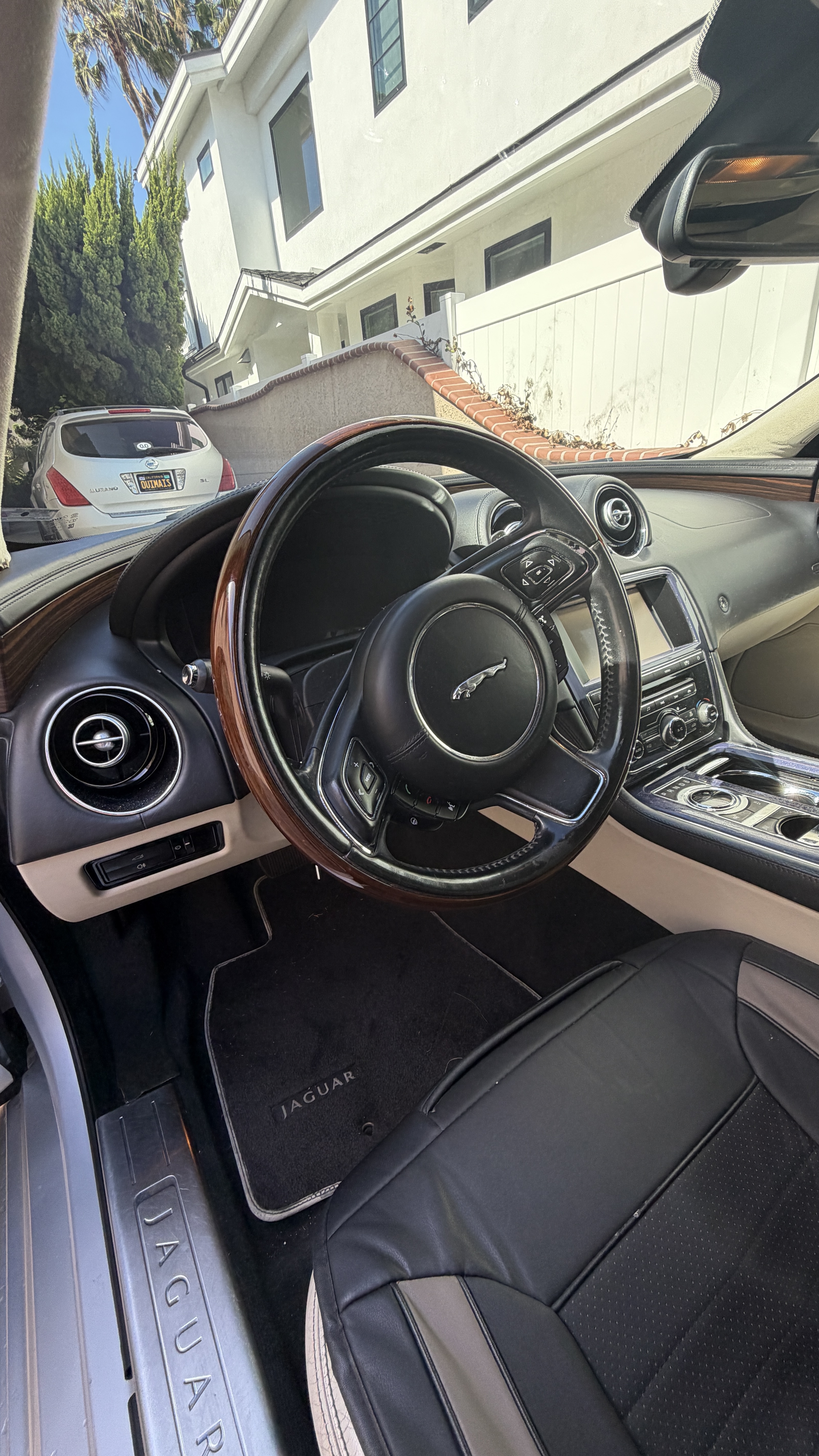 Used 2012 Jaguar XJ L RWD image 12