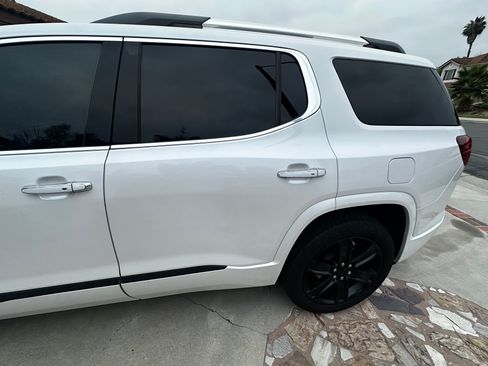 Used 2017 GMC Acadia Denali w/ Technology Package FWD image 8