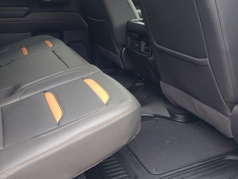 Used 2024 GMC Sierra 2500 AT4 w/ AT4 Premium Plus Package image 10