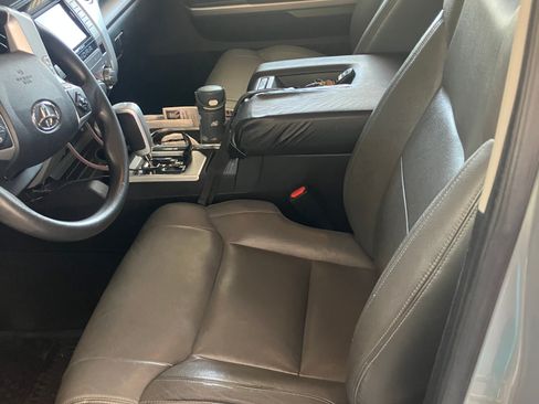 Used 2014 Toyota Tundra SR5 w/ SR5 Upgrade Package RWD image 6