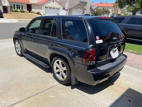 Used 2008 Chevrolet TrailBlazer SS w/ Sun And 6-Disc Cd Package AWD/4WD image 4